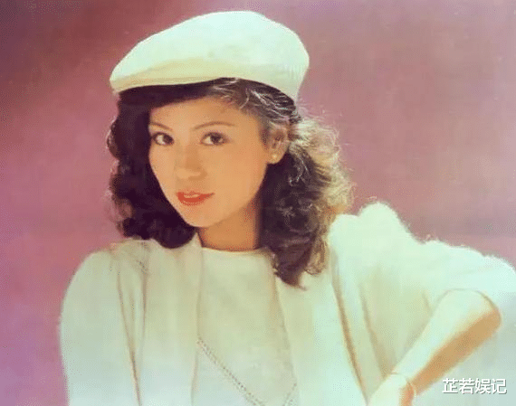 翁美玲|85年凌晨1: 25分，女星着红色睡袍死在家中，尸体被包裹5层锡纸