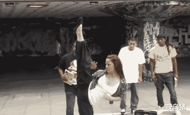 谢霆锋|18岁的蔡徐坤和18岁的谢霆锋,哪个比较帅?有点过分了吧