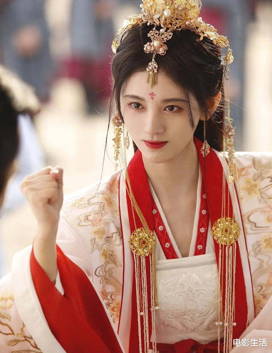 鞠婧祎|《如意芳霏》大结局话题度高，剧情却受争议，网友评价褒贬不一