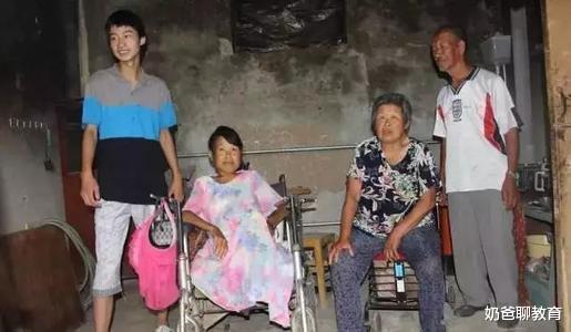 居留权|高考744分被清华录取，从小捡废品照顾瘫痪母亲，网友都哽咽了