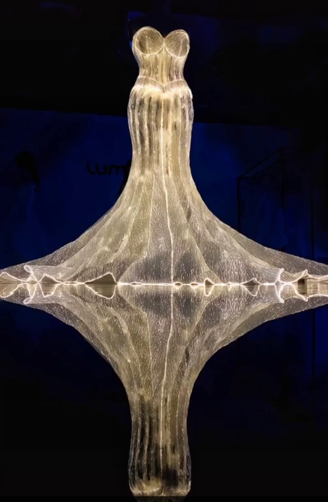 金鹰女神|2020金鹰女神礼服首度曝光！发光面料太时尚，意外暴露女神人选