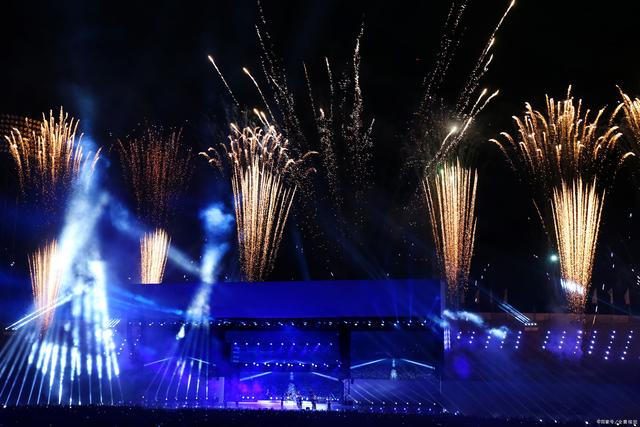 演唱会|歌星们的云演唱，一波接一波的线上音乐，你想pick哪一位？