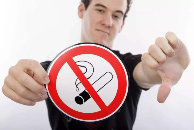 维生素C|为何有人天天吸烟,身体还很好?可能与4个习惯脱不开关系!