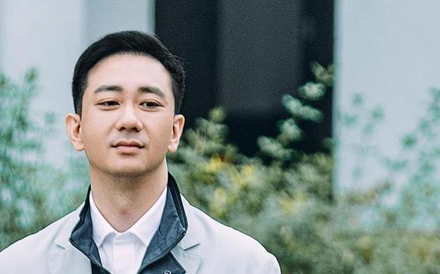 王自健|《三十而已》王自健闪亮登场，却是小小配角，他是怎么一步步衰败的？