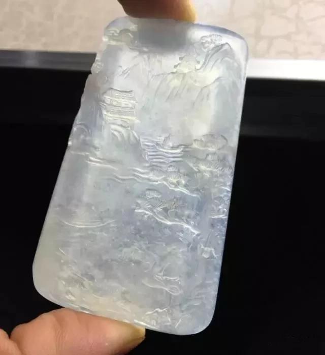 #翡翠#小伙私藏零花钱,3000拿下的一块原石,解开后抽了几包中华烟!