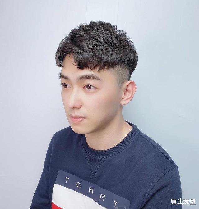 【发型】发际线高的男生，千万别错过这3款发型，时尚，个性，显帅气