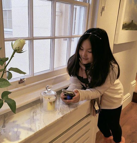 「陈红」李湘炫耀王诗龄会炒菜了，看清是啥后，网友：有钱人的生活我不懂