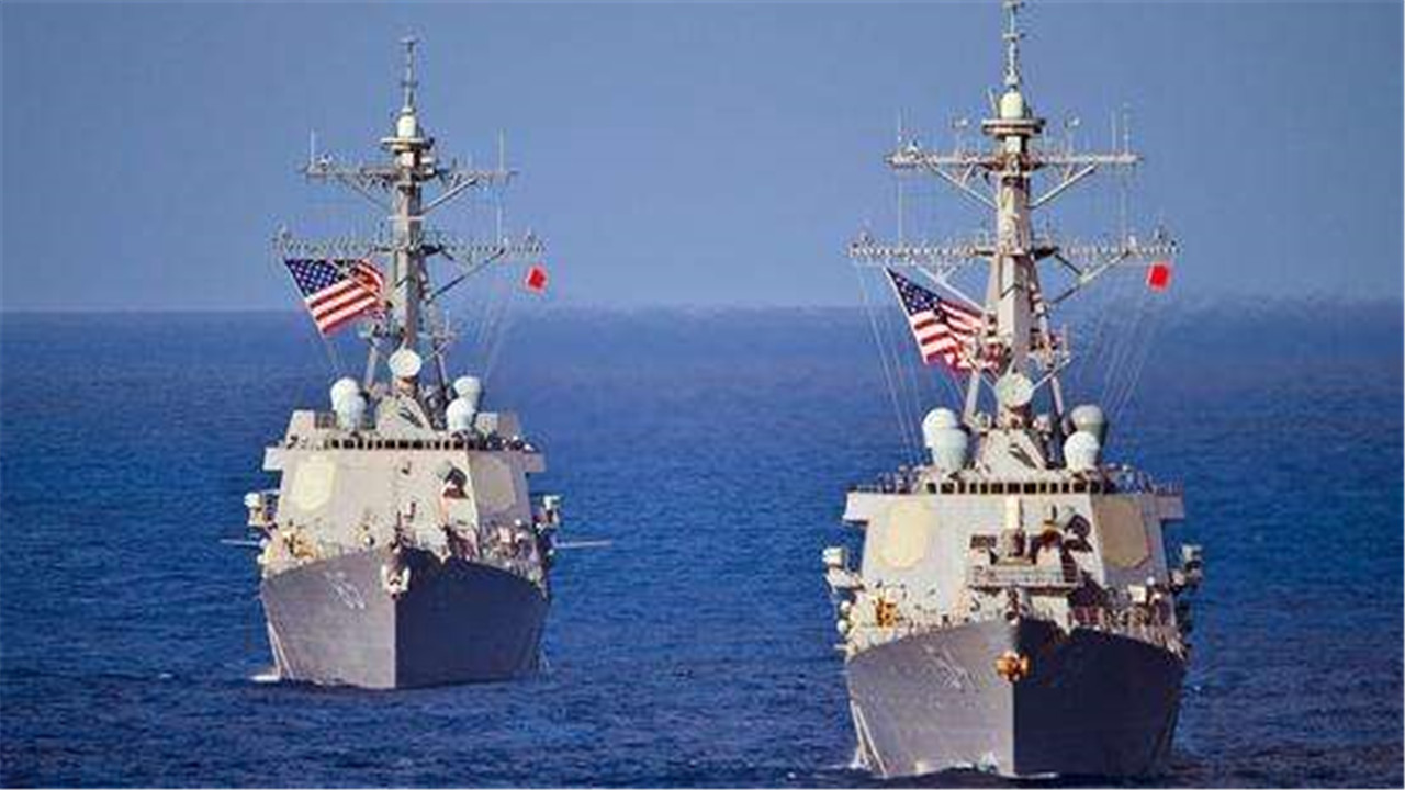 [军舰]美俄军舰相撞瞬间，俄军举动让美军崩溃，上将：以后就这么干