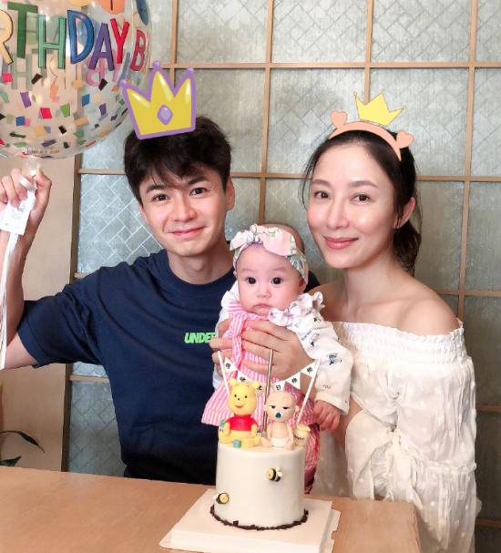 |晒晒杨怡在香港的豪宅,每个窗户都能看海景,装修却连吊顶也不做