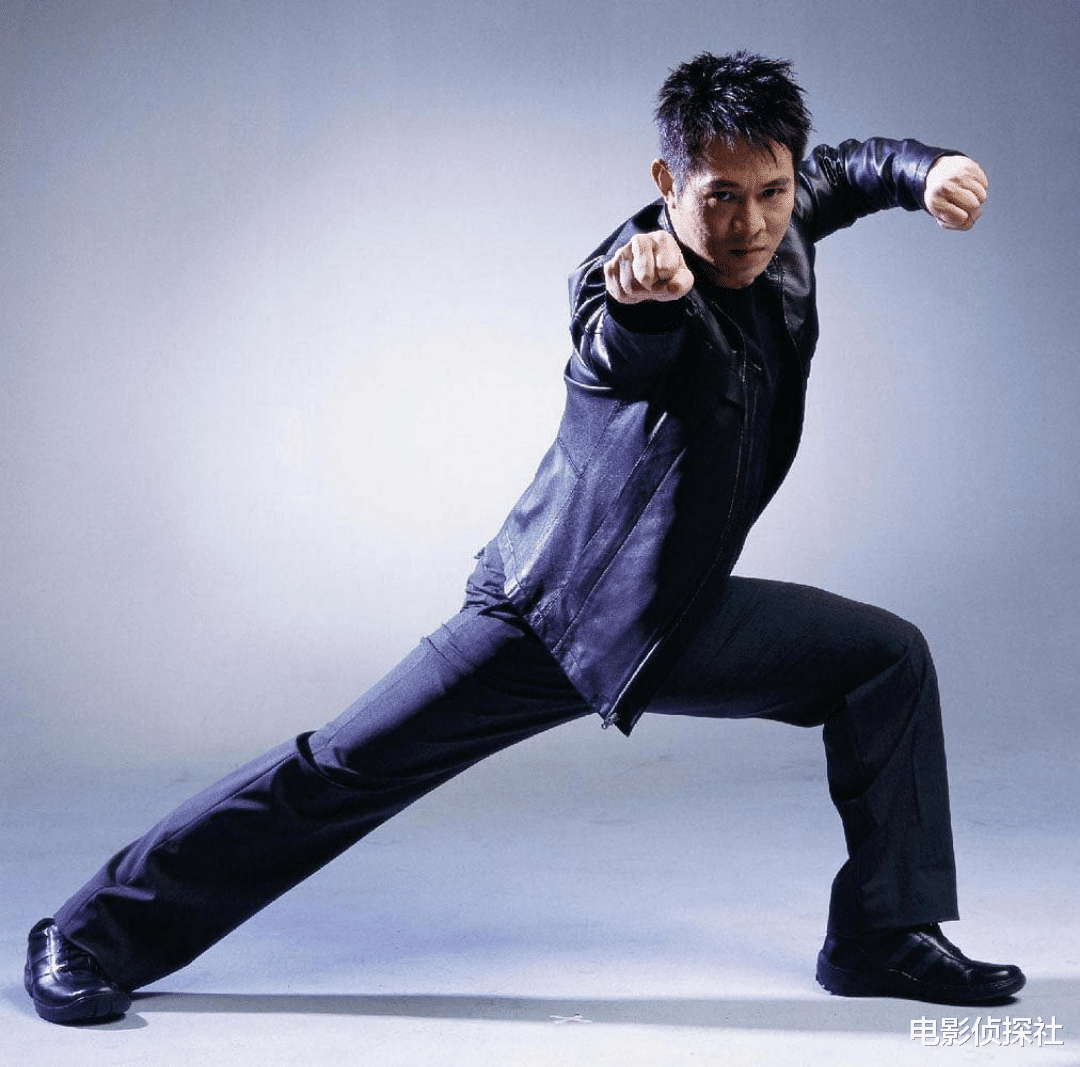 成龙■2008年，成龙、李连杰两位巨星合拍《功夫之王》，却沦为一个笑话