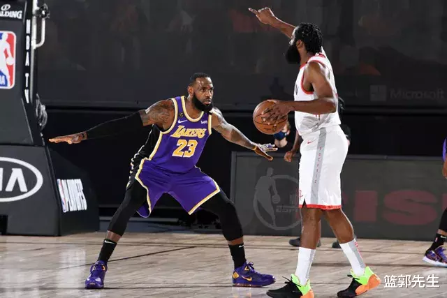 克里斯托弗·诺兰|红队15分血洗湖人，塔克真能防戴维斯，杨毅自夸：我还挺懂球啊