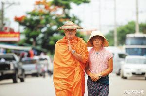 「王宝强」王宝强：最难时的徐峥，我帮了他；我最难时，徐峥袖手旁观