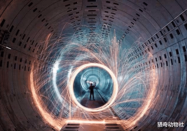 【重返中世纪】十维空间中如果存在生物的话，会有多恐怖？