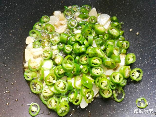 西红柿@这菜被誉为“奇蔬”，钙是西红柿的12倍，价格便宜，现在吃正当季