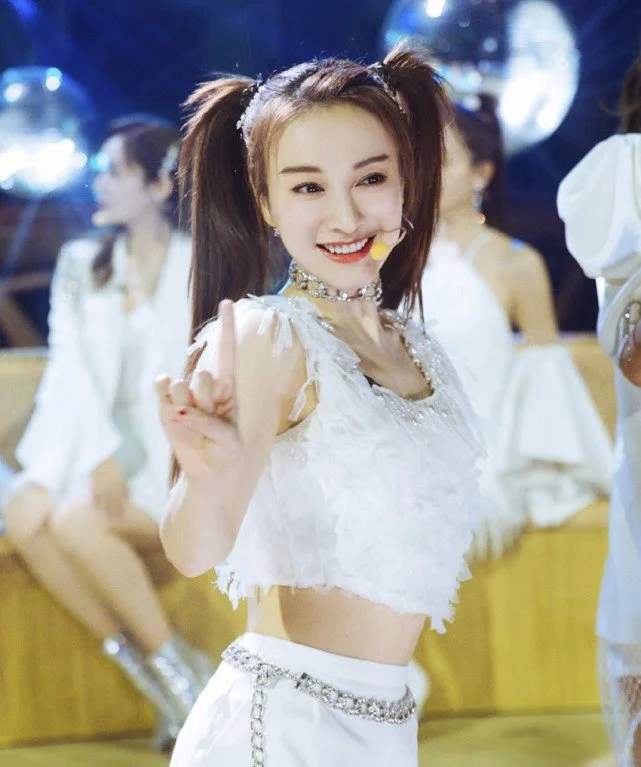 吴昕|吴昕瘦了好多，现身杜海涛火锅店，路人生图37岁状态太真实