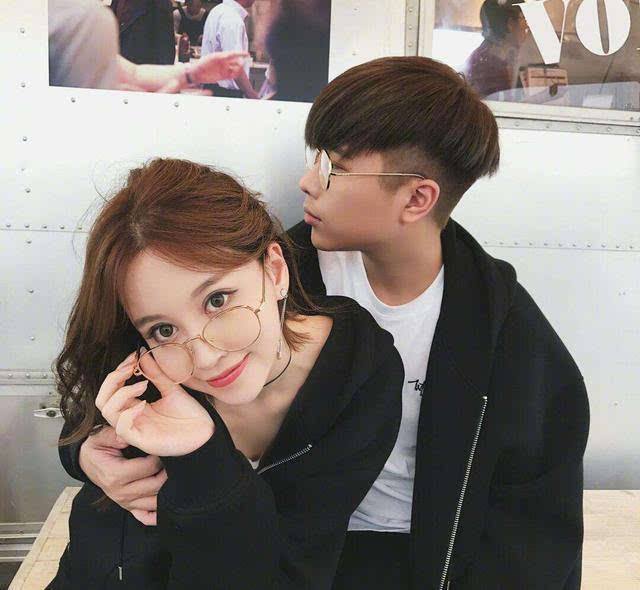 【赵梦玥】卢本伟女友“玩水照”流出，看她被猛男抱起那刻，卢本伟不管管？