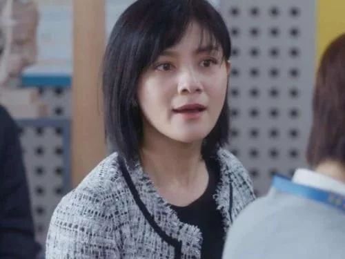 『黄晓明』黄晓明前任现任齐上《跑男》，两人几乎无交流，沙溢帮忙解围