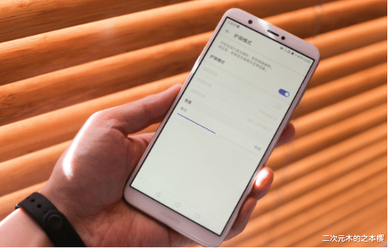 手机壳|手机和这4种物品是克星,别再一同存放,多数人还在犯错