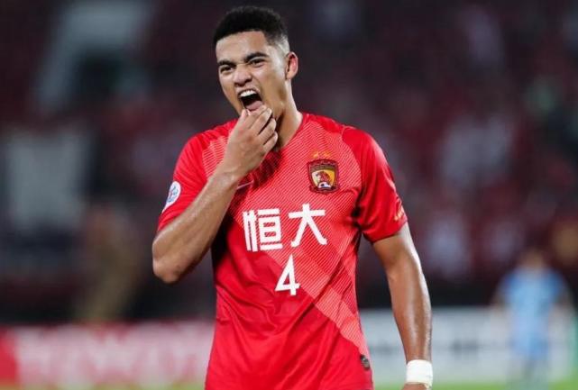 李铁|曝李铁将招6大入籍球员进国足！国安王牌首次入选，2位华裔恐难归队