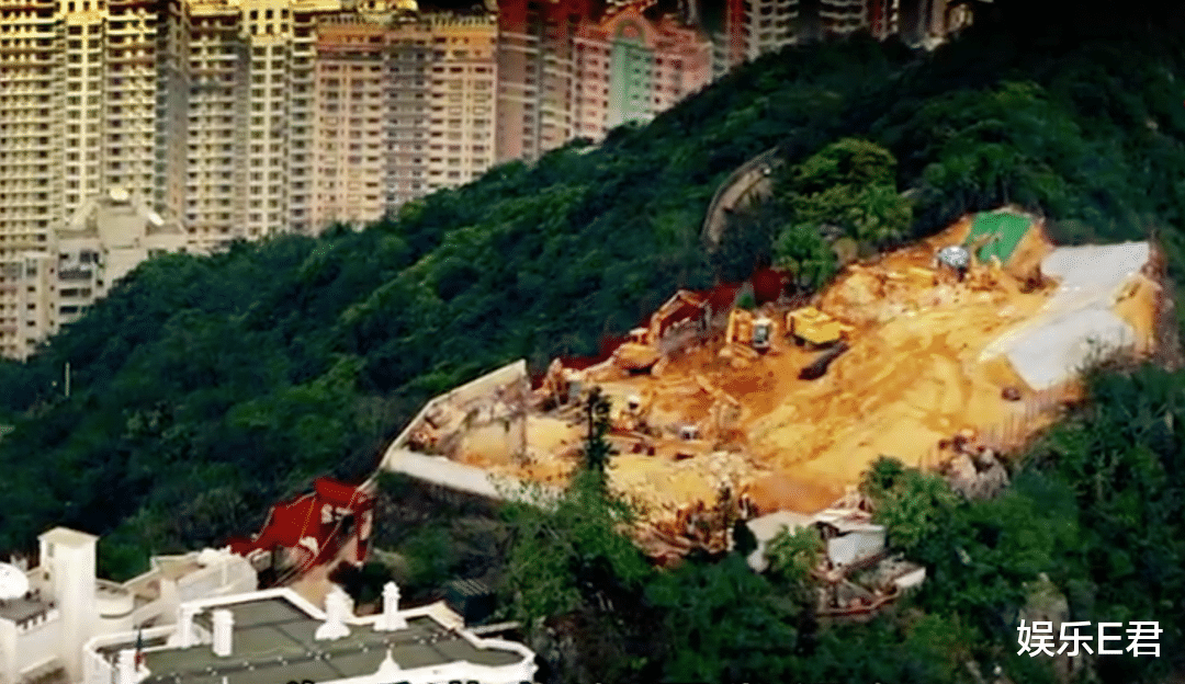 周星驰|58岁周星驰抵押山顶豪宅给美国银行，香港网友：这间屋太邪门了