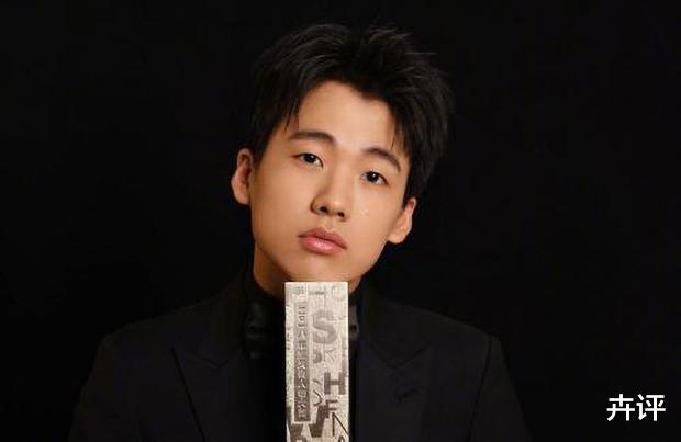 李雪琴|名字土气颜值不高,李雪琴走红印证了郭德纲的话:艺术尽头是文化