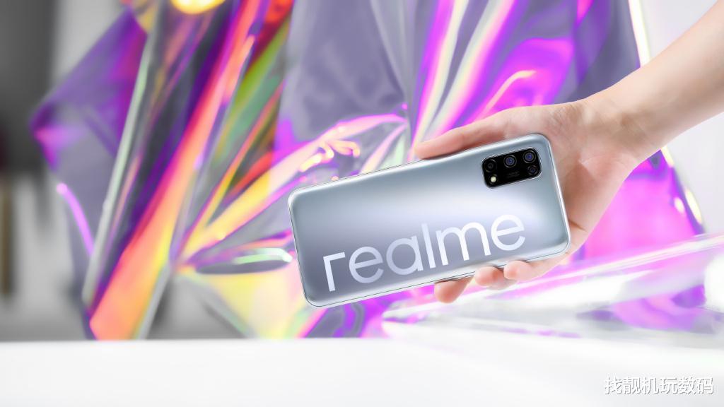 realme|真的没有套娃?大厂新机来了:照搬荣耀的设计