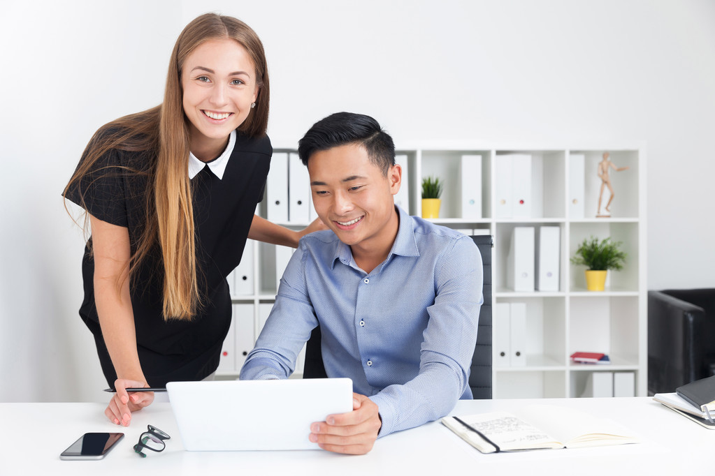 『』工作之余做副业挣外快，为何要对同事保密？原因很现实