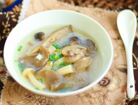 「蔬菜汤」夏天,我常给孩子喝“高钙蔬菜汤”,胜似骨头汤,价格却便宜好多