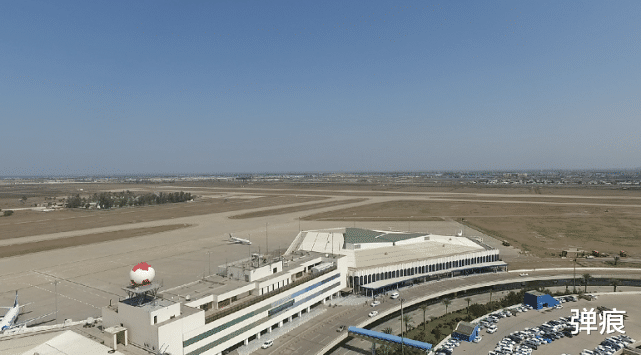 火箭弹@凌晨3点中东强国遭袭,大批火箭弹命中首都机场,俄:战争已打响