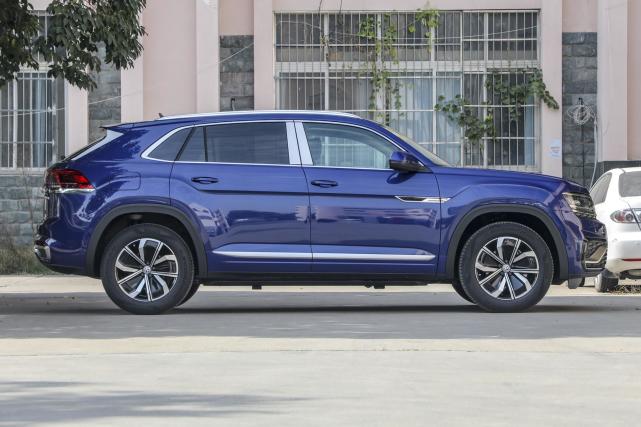 大众途昂|大众版“宝马X6”,弹射起步6.9秒破百,4.9米车长,比途昂便宜