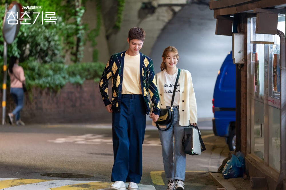 朴宝剑|朴宝剑、朴素丹《青春纪录》约会直击，钢琴之吻剧照来啦！