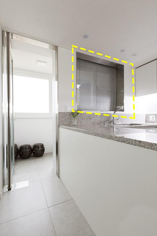 []等新房到手，我就让师傅用不锈钢包窗套，上档次，一般人都没见过