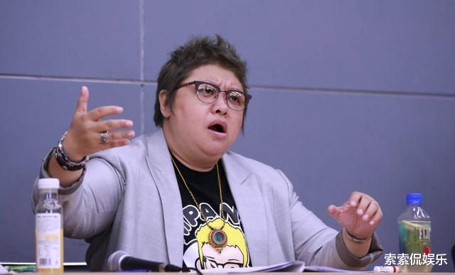 演艺圈|4位堪称“酒鬼”的明星:第2位一次喝三斤,最后一位拿酒当水喝