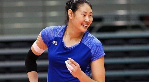 「颜妮」颜妮缺席后，张常宁改打副攻！球迷：出奇制胜