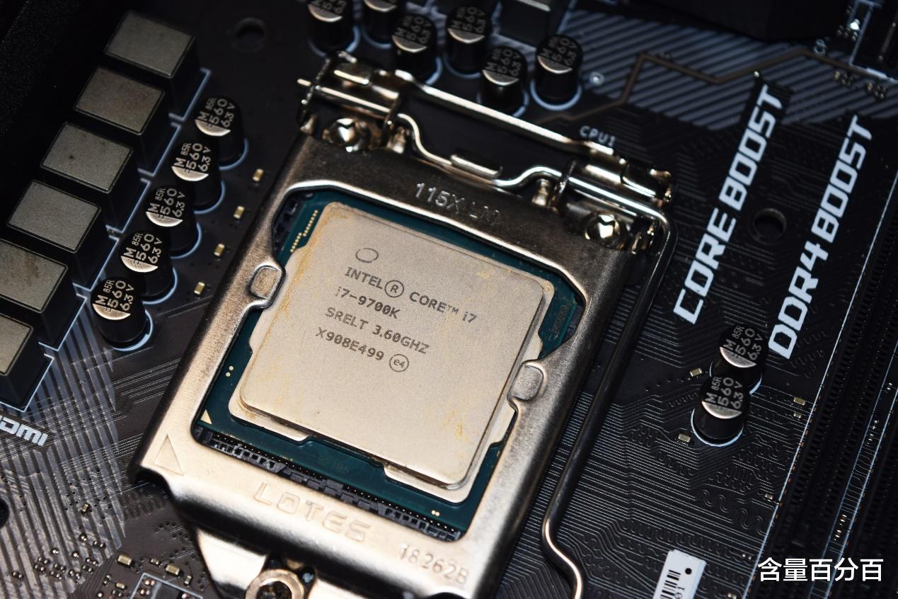 iPhone 8|钢铁直男粉，个人首款异型机箱骨伽小开拓者S装机点评