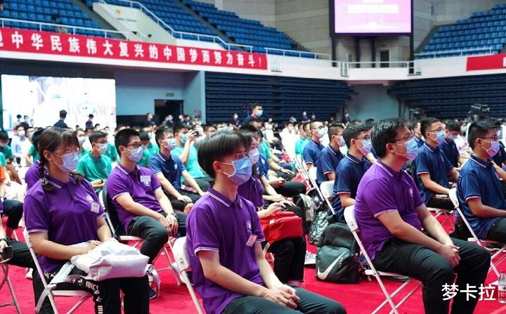 清华大学|比屈诗颖还牛，清华大学“零字班”这名本科新生，尚未满15岁