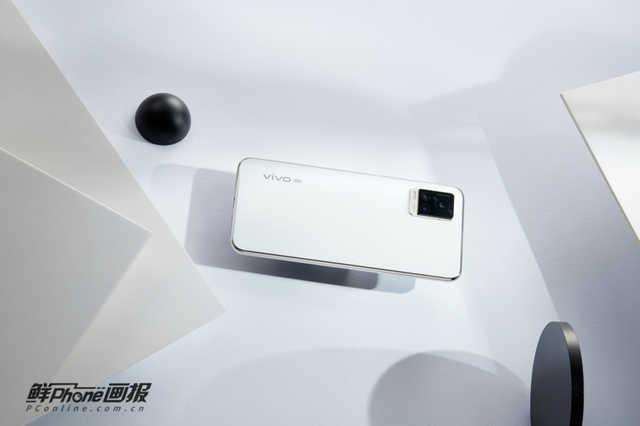 |轻旗舰是暴利凑数？揭开5G轻旗舰背后的秘密