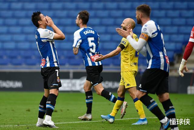 武磊|0-1，西乙大冷门！西班牙人队登顶后又获1利好，武磊选对了