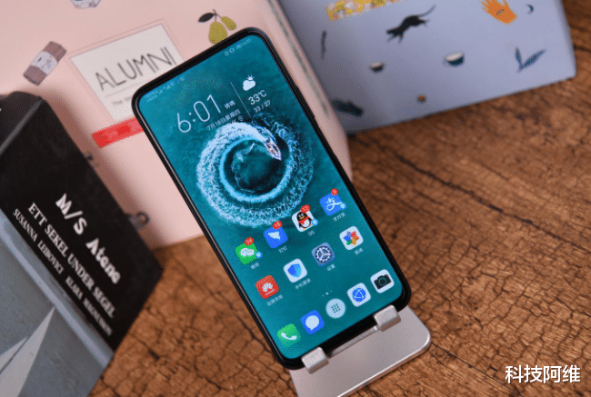 摄像头|从2399元跌至1898元，256GB+8GB，网友：终于等到了！