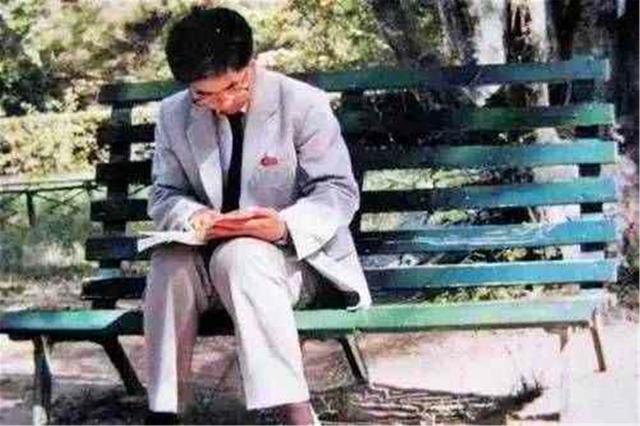 晓君侃史|北大才子王青松，带老婆隐居深山11年，花光350万积蓄，后来怎样