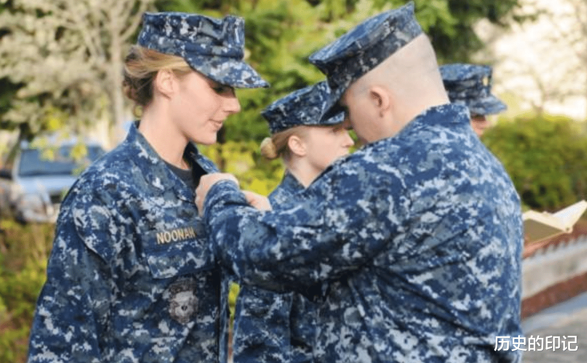 |美国航母每次必带500女兵，少一个都不行，专家解释背后缘由