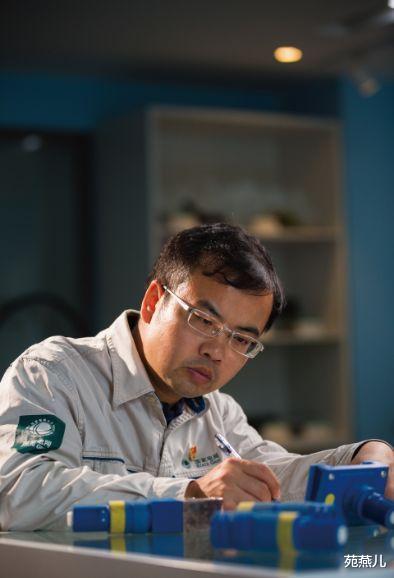 清华大学■本硕博清华高材生,却甘愿从0开始当一名电工,用12年成工程师