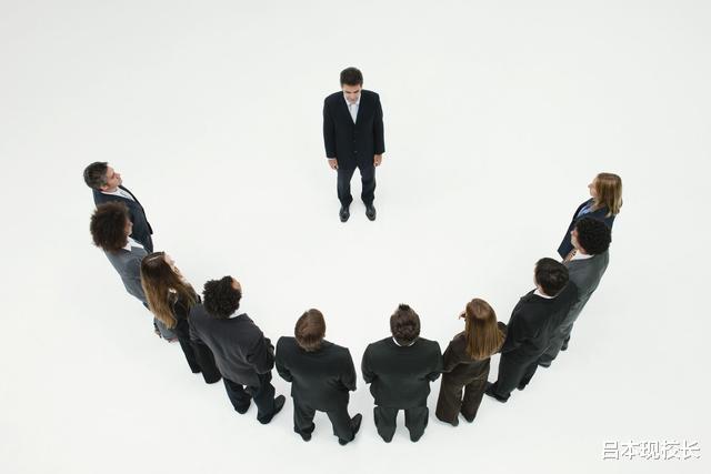 『』和领导相处请牢记,这三种礼必须送到位,要不然很难被重用