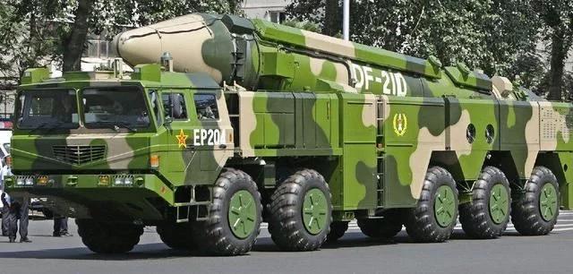 火箭军@东风快递现身高原，第一时间亮明态度，网友：不发射也能震慑四方