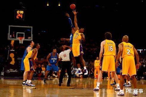 「德怀特·霍华德」霍华德09年总决赛面对湖人场均15+15，错失总冠军冤不冤？