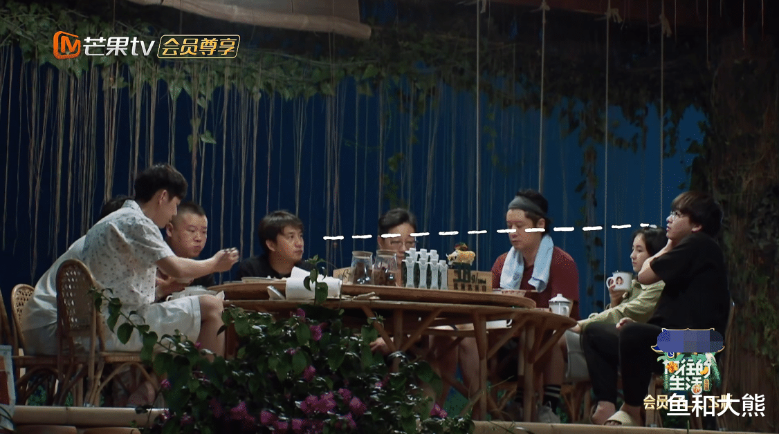 彭昱畅：继张婧仪后，黄磊因菜品罕见对彭昱畅板脸，张绍刚打抱不平很在理