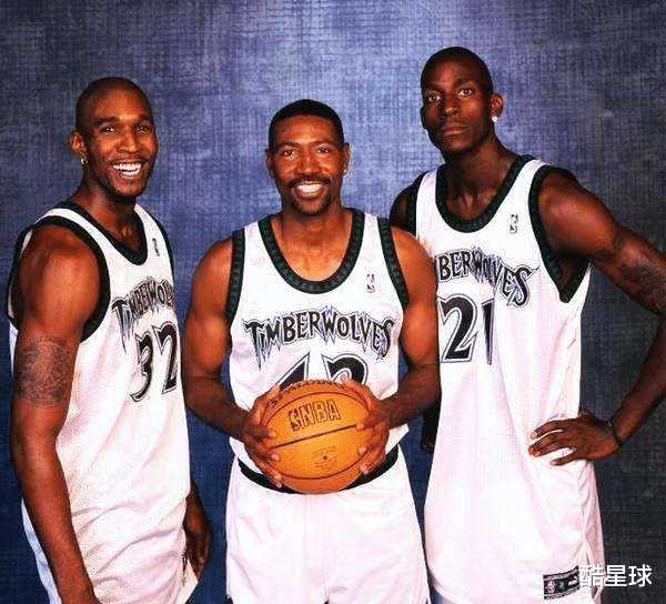 「史密斯」力压加内特当选NBA状元，却被暗箱操作毁掉生涯，如今几乎破产