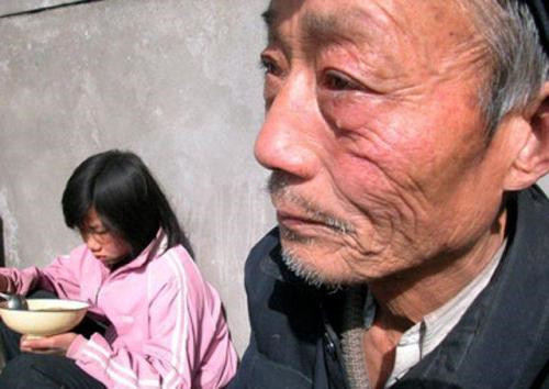 吕蒙正|女孩高考仅得47分，爷爷含泪提出复查试卷，成绩公布后全家沉默了