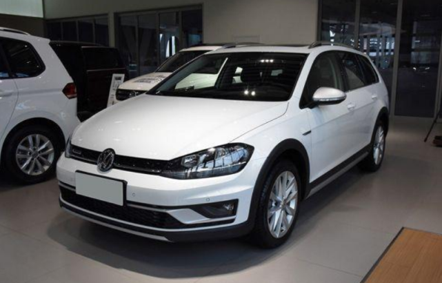 『大众汽车』纯进口跌至20万，不香？入华近20年基本没差评，曾高卖到41.3万