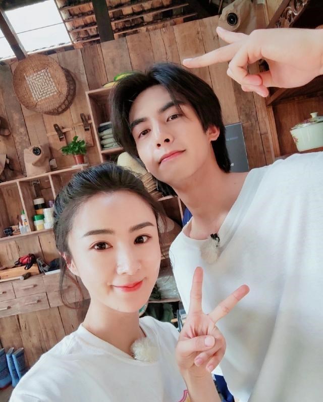 [林君怡]厉害！薇娅上《向往的生活》直播卖货570万，所有农产品一秒售罄